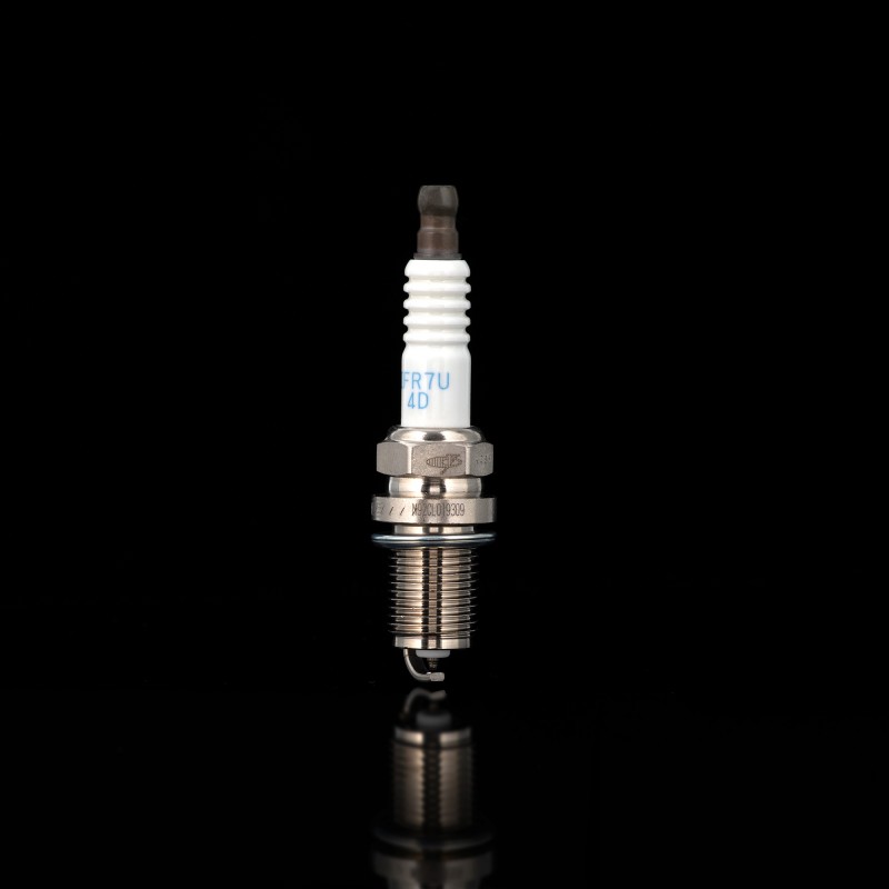 Свеча зажигания NGK M2A00-3705002A